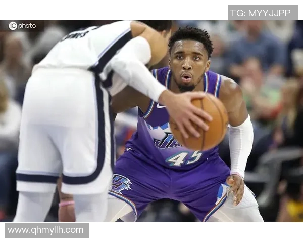 米切尔行为引发广泛讨论 球迷怒不可遏纷纷发声 米切尔行为引发广泛讨论 球迷怒不可遏纷纷发声